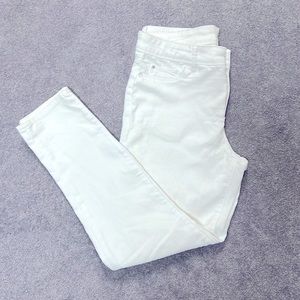New White Jeans Size 10! Skinny jeans with silver button and zipper.